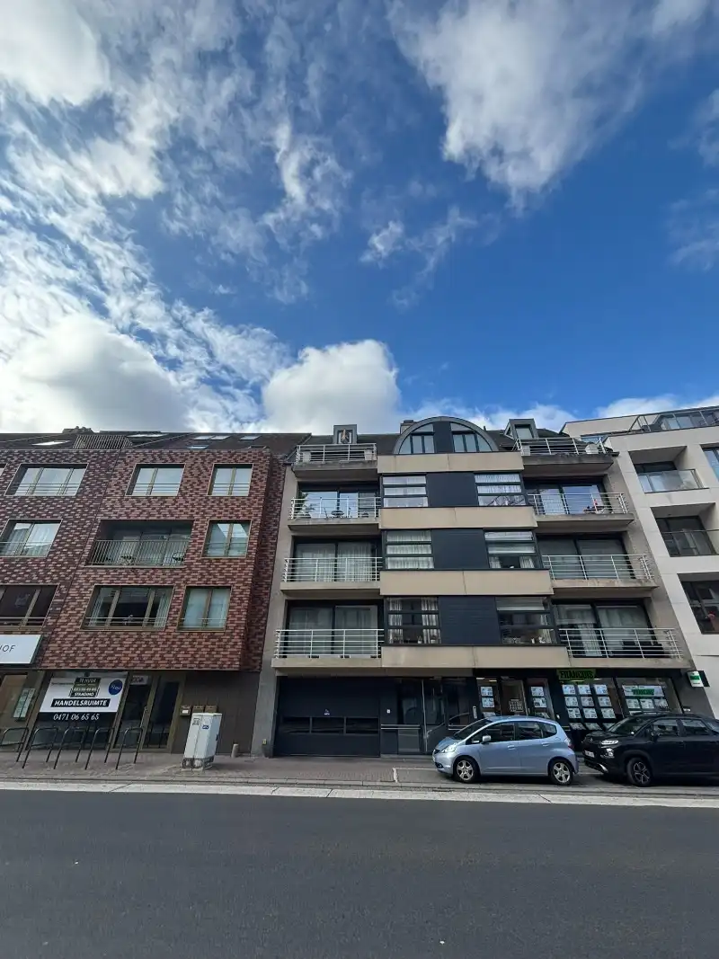 Prachtig Dakappartement met 2 slaapkamers en TERRAS te huur in Roeselare foto 9