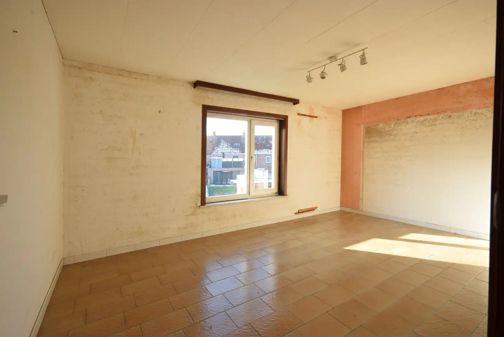 HALFOPEN BEBOUWING MET POTENTIEEL foto 10