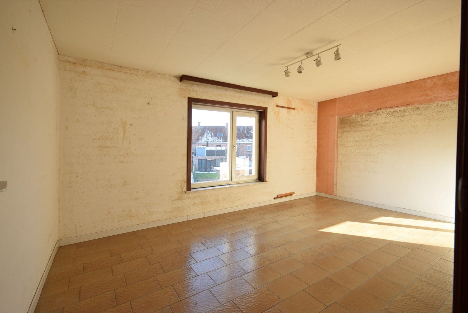 HALFOPEN BEBOUWING MET POTENTIEEL foto 10