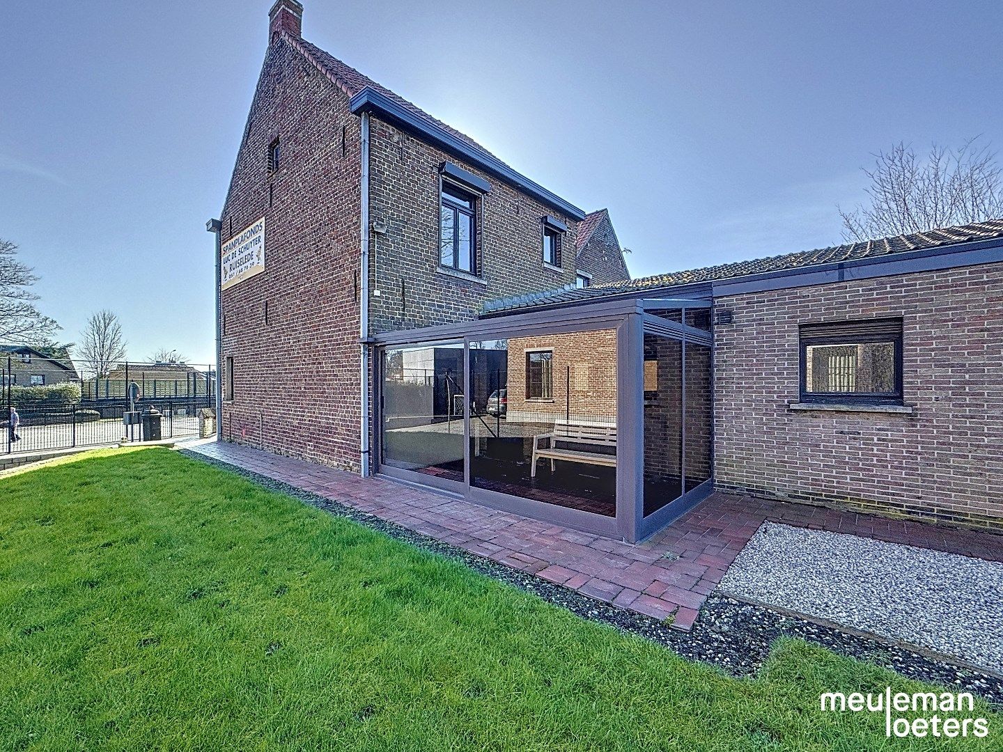 Te renoveren woning in Lotenhulle foto 16