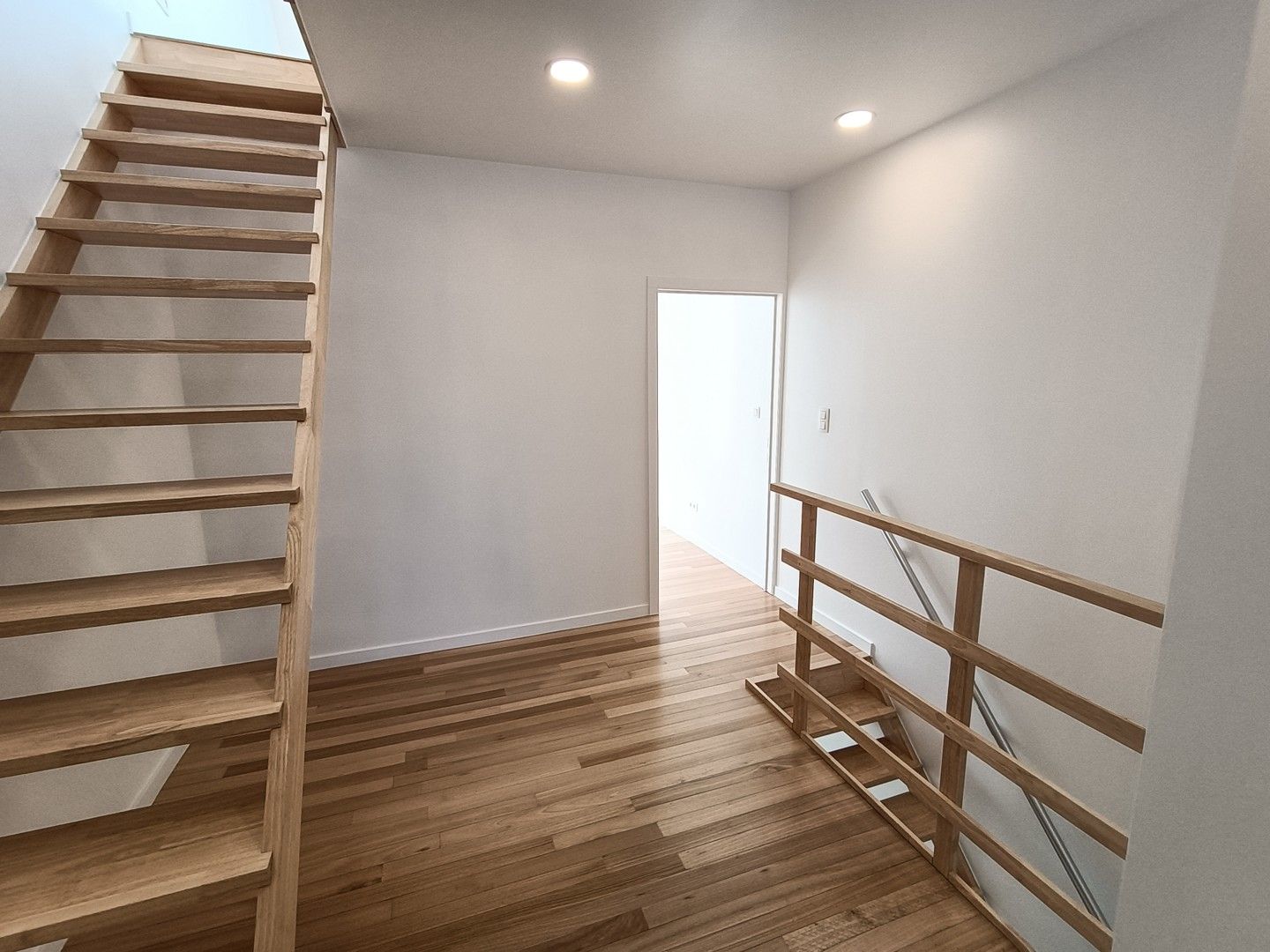 Instapklare, gezellige woning vlakbij centrum Heule! foto 11