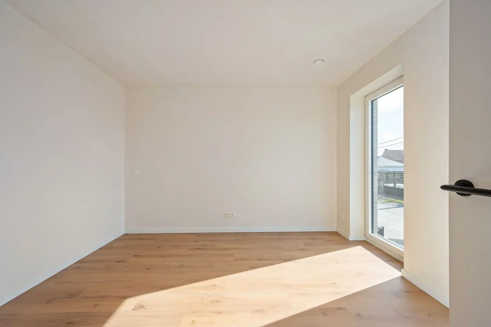 BEZOEKMOMENT OP 06/09 - Kwalitatief afgewerkte lichtrijke en ruime nieuwbouw woning met tuin en 3 volwaardige slaapkamers foto 22