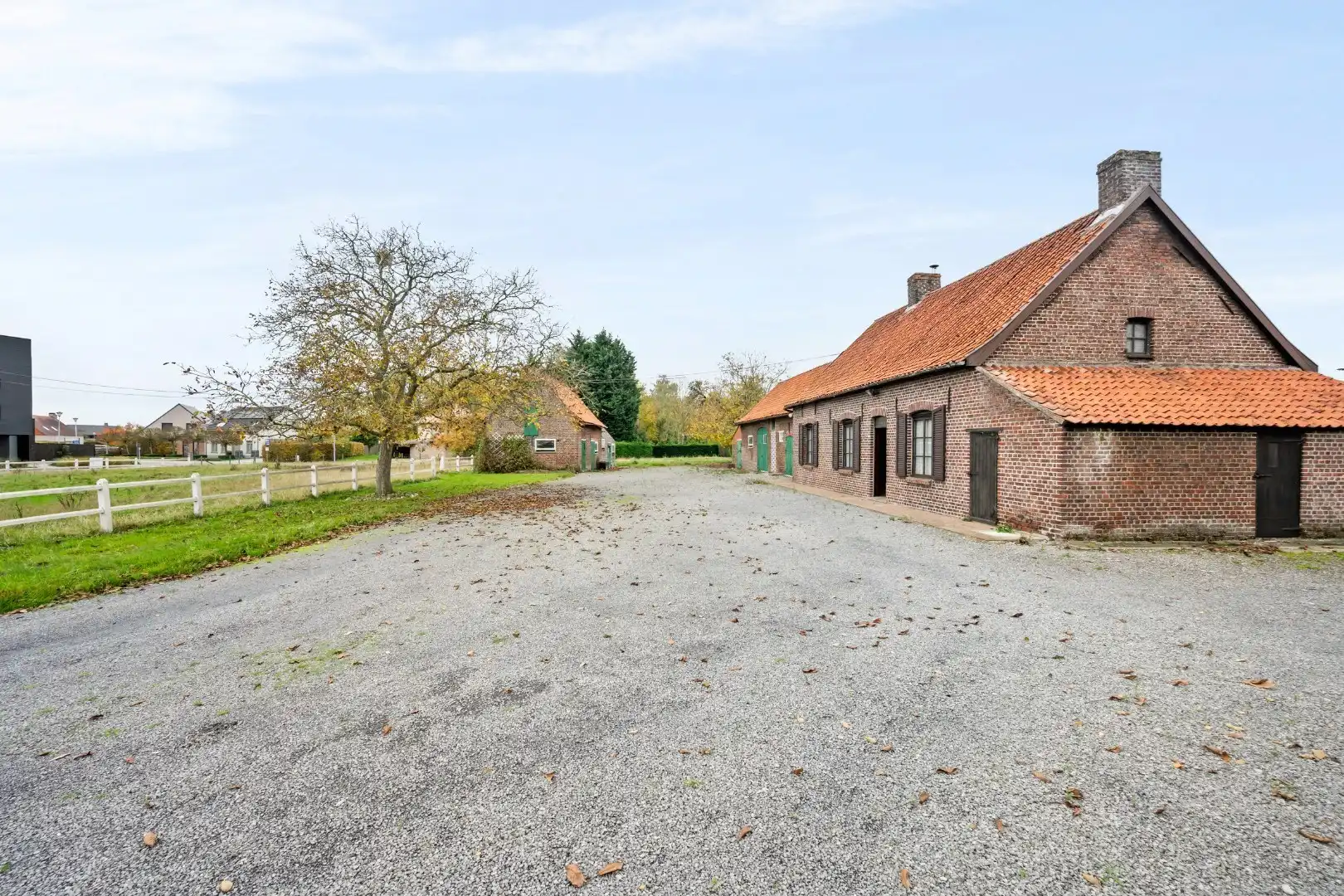Te renoveren hoeve met prachtig landelijk verzicht in de Kapelhoek in Roeselare foto 7
