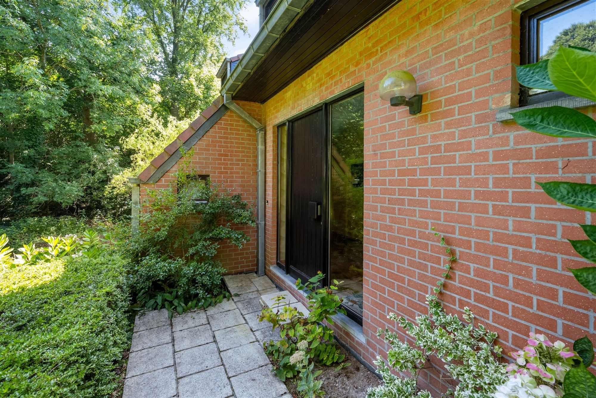 Exclusieve vrijstaande villa te koop op een schitterende, groene locatie foto 9