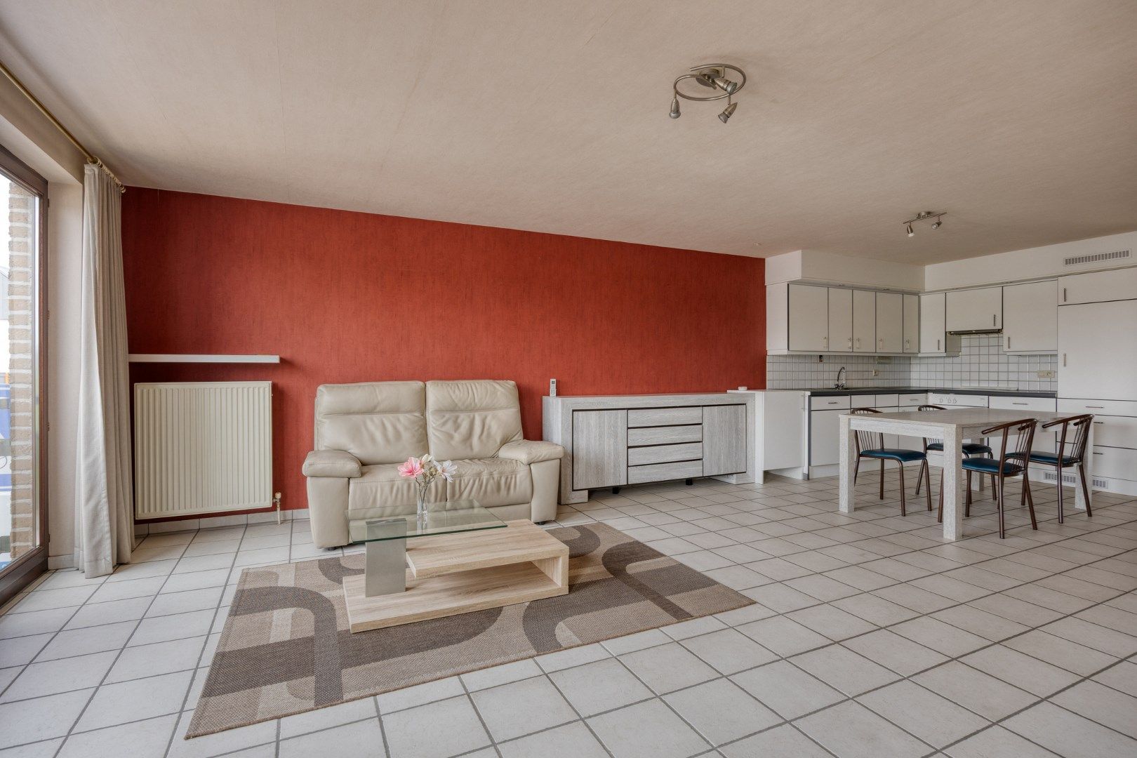 Goed onderhouden appartement met 2 slpks en garage in het centrum van Mol ! foto 5