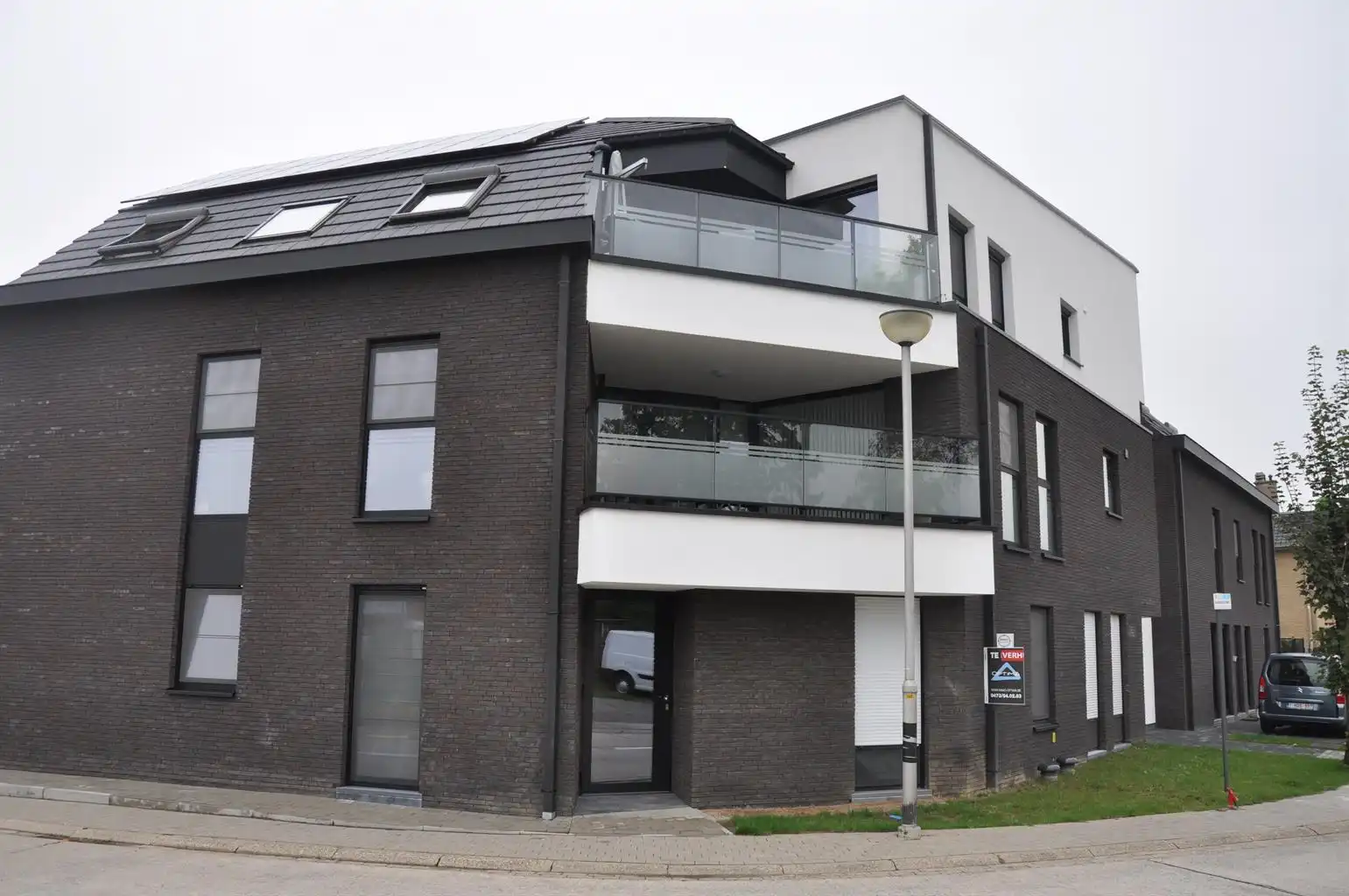 Autostaanplaats in Opwijk centrum foto 3