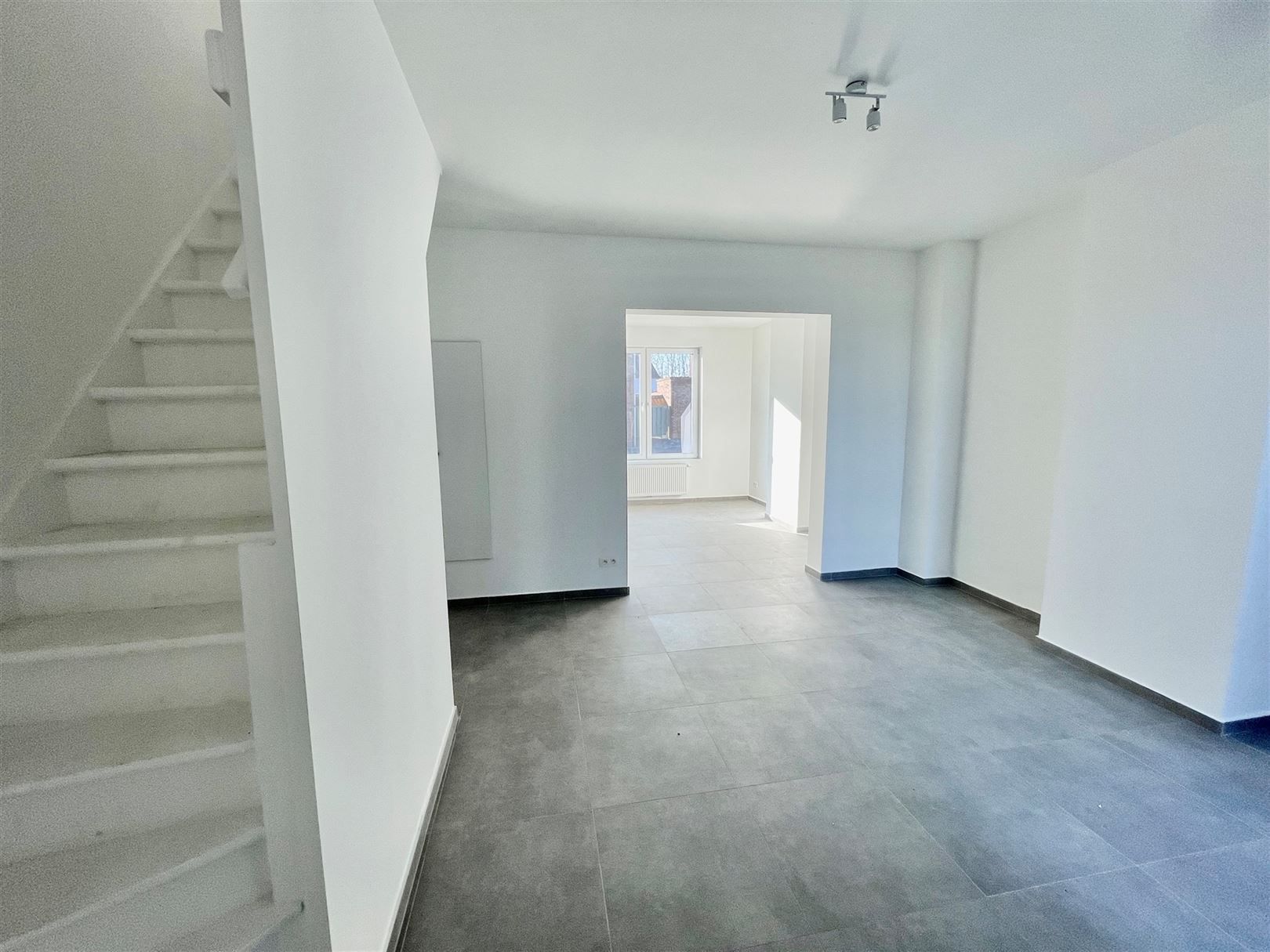 Gerenoveerde woning met 3 slpks foto 6