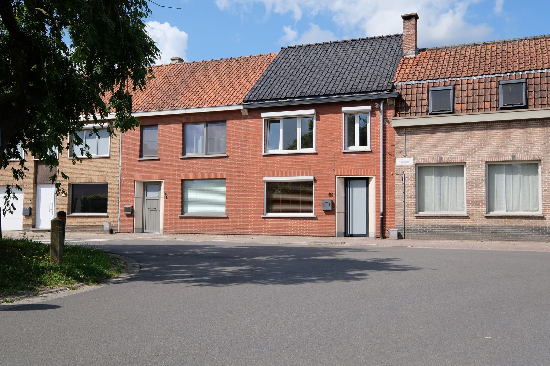 Charmante gezinswoning met tuin op landelijke locatie foto {{pictureIndex}}