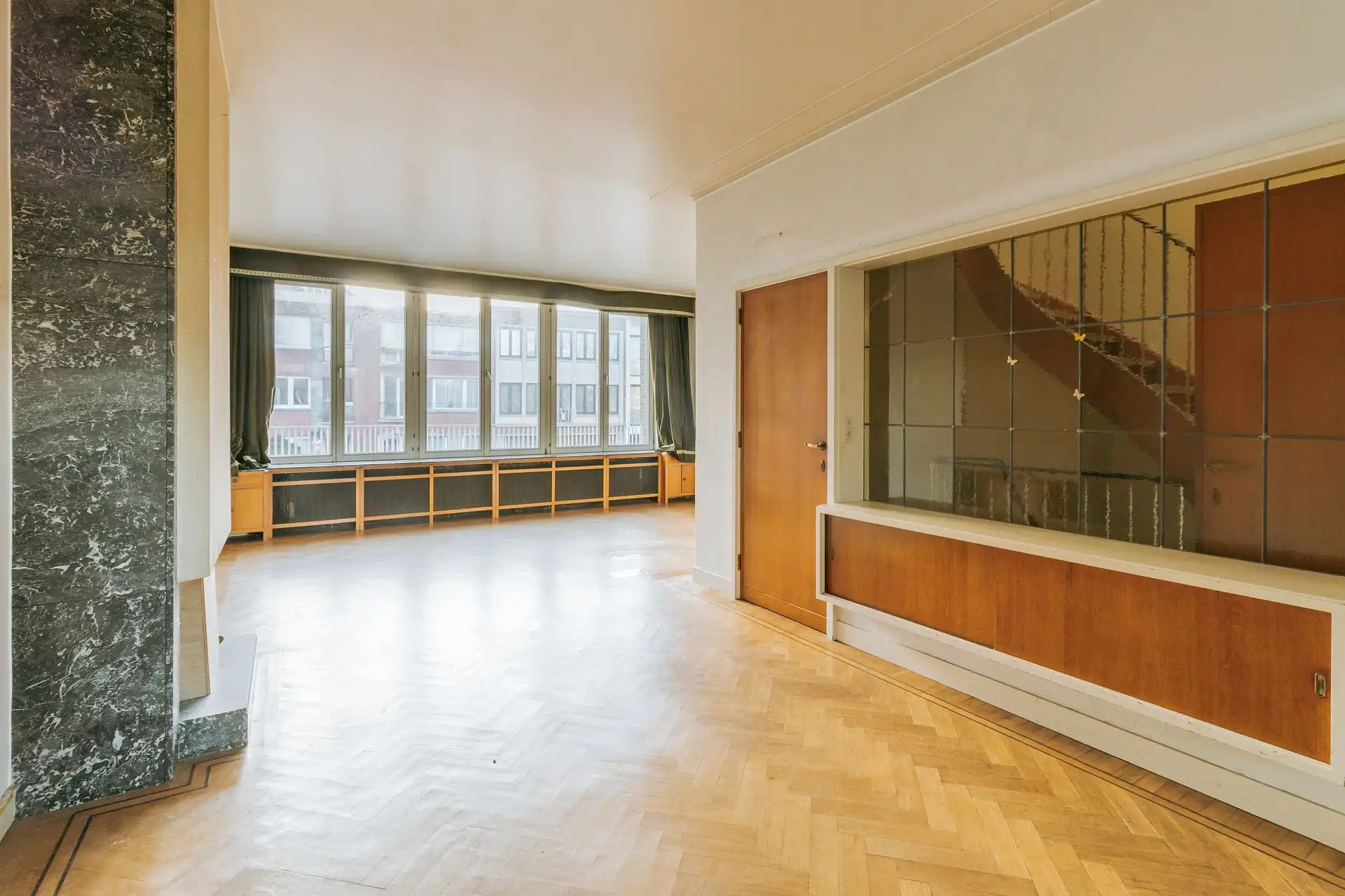 Te renoveren bel-etage met authentieke elementen en tuin foto 8