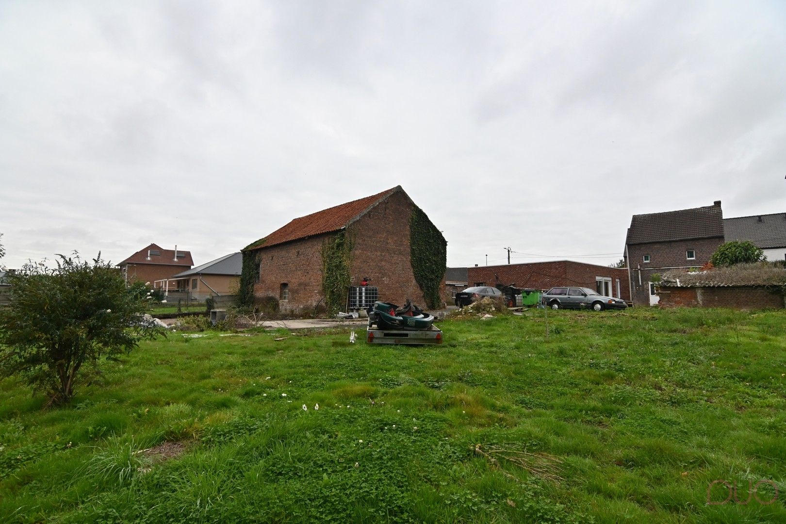 Verder te renoveren hoevewoning met ruime schuur die tal van mogelijkheden biedt. foto 2