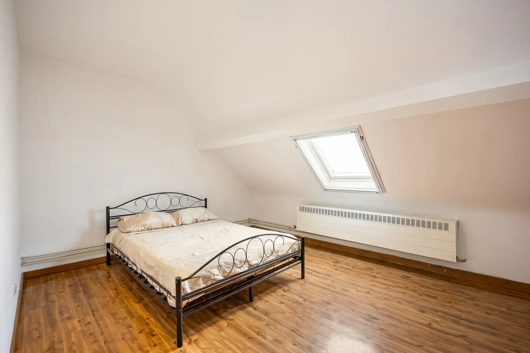 Verrassend ruime woning met 6 slaapkamers en 2 badkamers foto 19