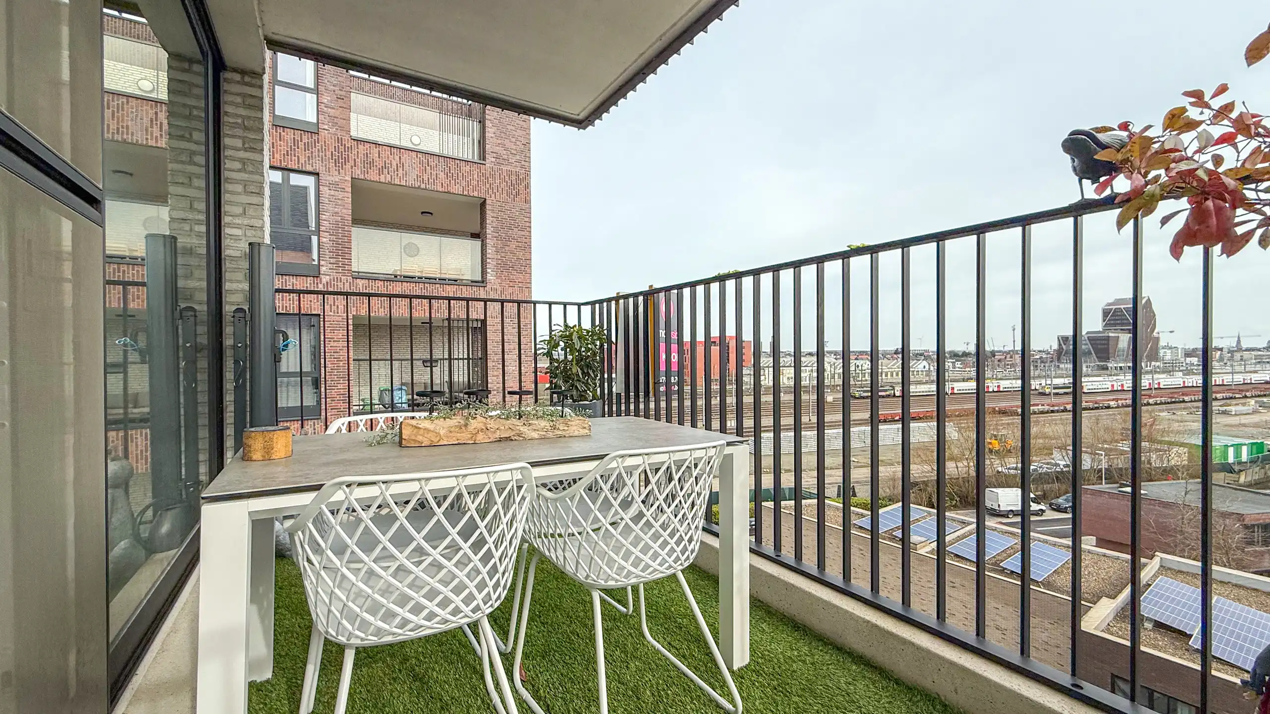 Instapklaar appartement met vrij uitzicht en parkeerplaats! foto 28