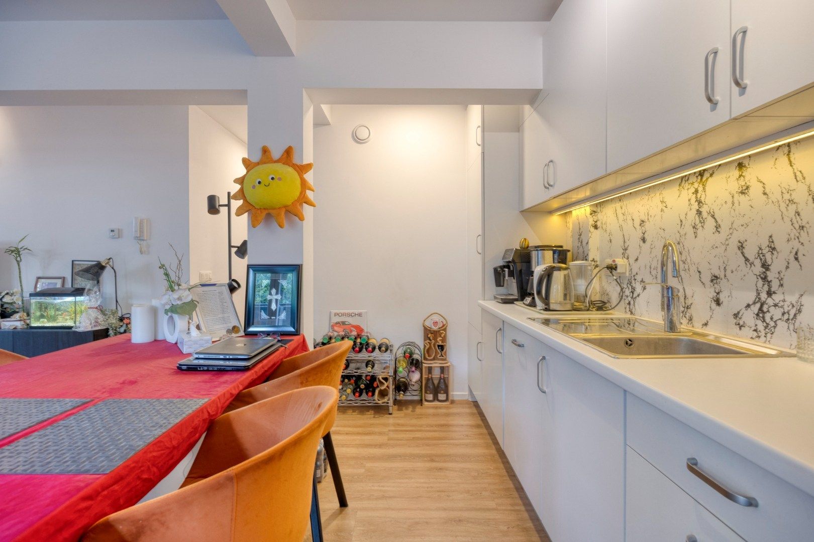 Gelijkvloers appartement met 2 slpks, ruime tuin, autostaanplaats en optionele garage ! foto 7