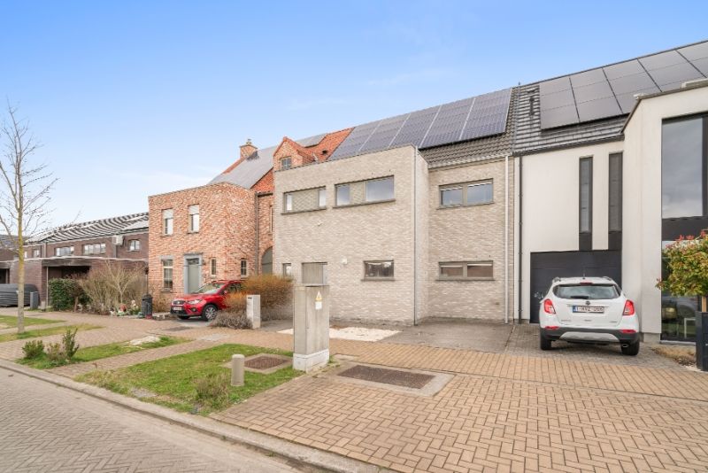 Recente ruime mooie Woning 3 slaapkamers foto 2