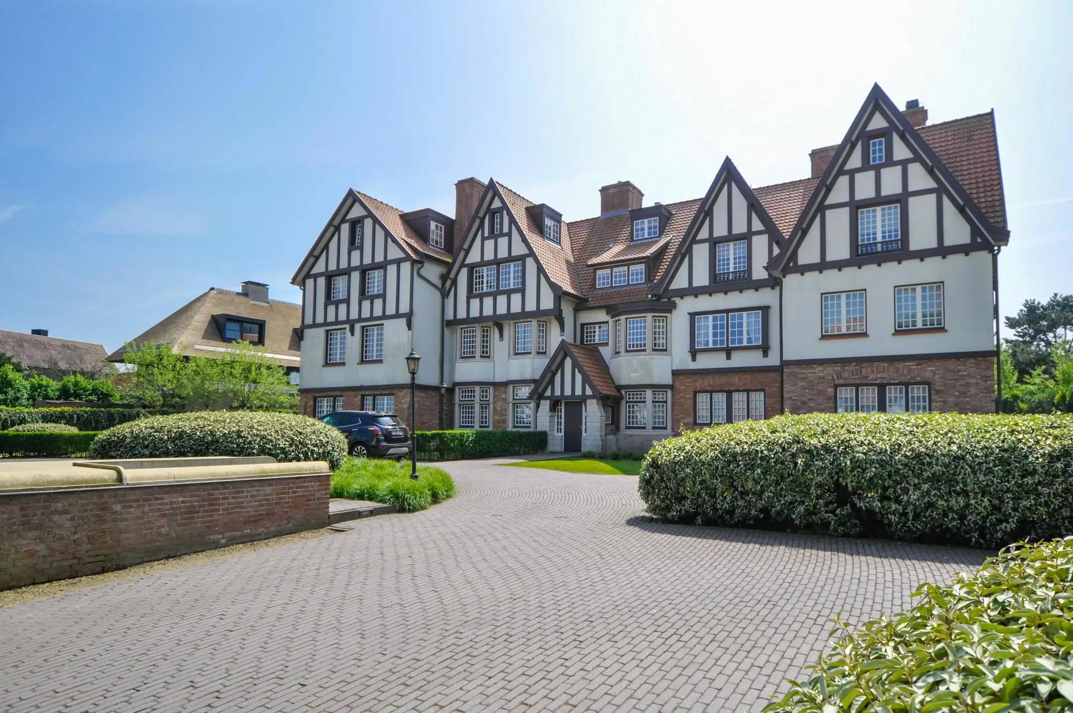 Gemeubeld wonen in de Eugène Ysayelaan foto {{pictureIndex}}