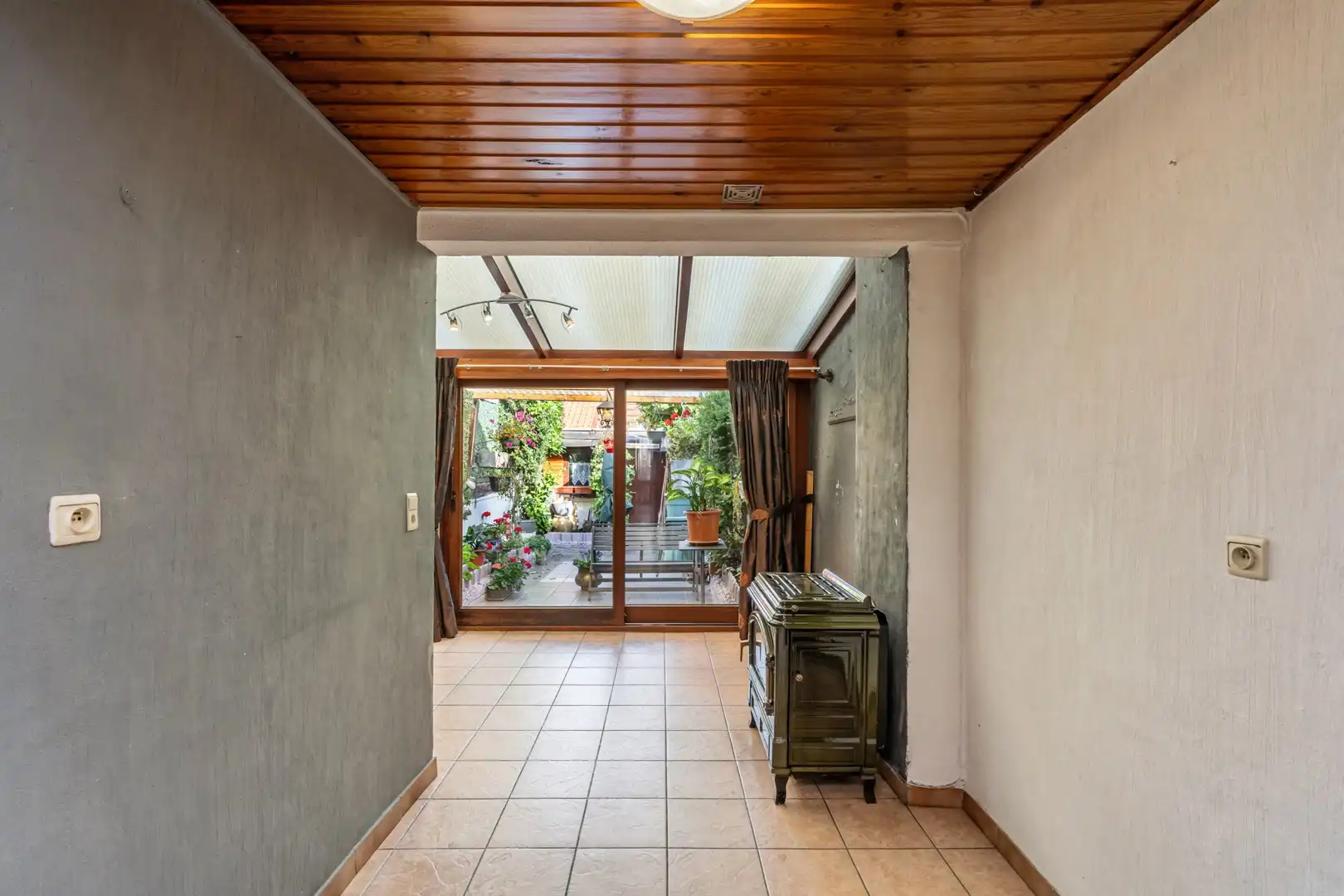 Rijwoning met veel potentieel en authentieke elementen te Evere foto 5