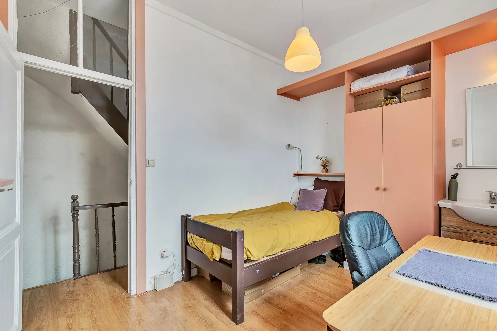 Instapklare rijwoning met 4 slpks, 2 badkamers en terras foto 11