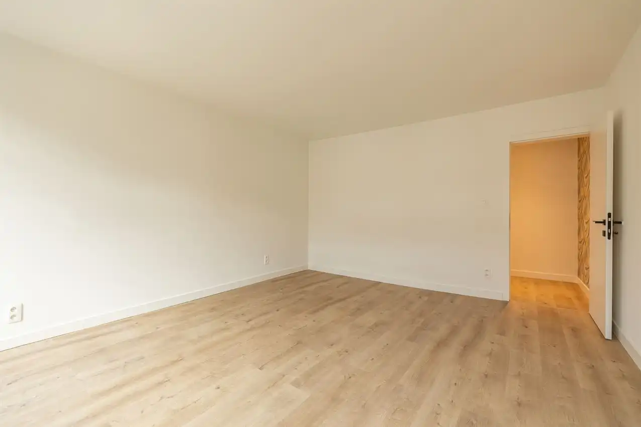 Vernieuwde rijwoning met drie slaapkamers en mooie tuin foto 19