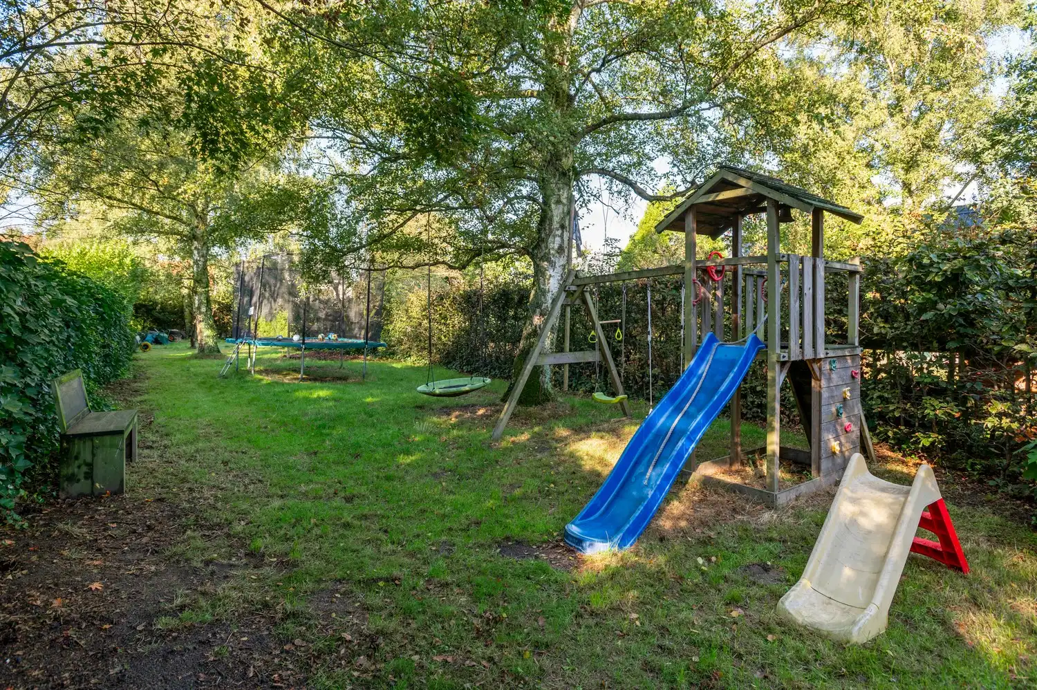 Super gezellige woning met prachtige ruime tuin en 3 slpks te Hoevenen! foto 25
