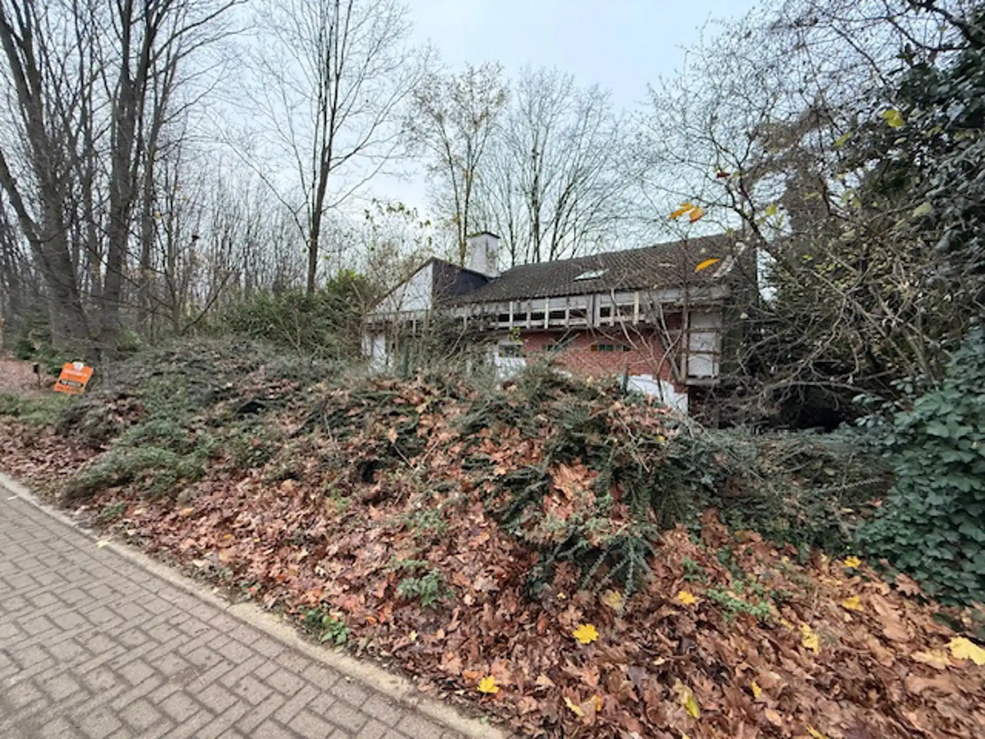 Af te breken woning op een perceel van 8 are foto 10