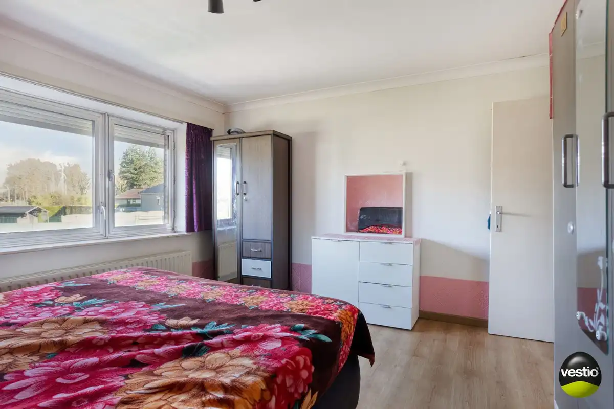 RUIME OPEN BEBOUWING (OB) MET 3 SLAAPKAMERS, GARAGE EN KELDER OP HOEKPERCEEEL VAN 6A67CA. foto 25