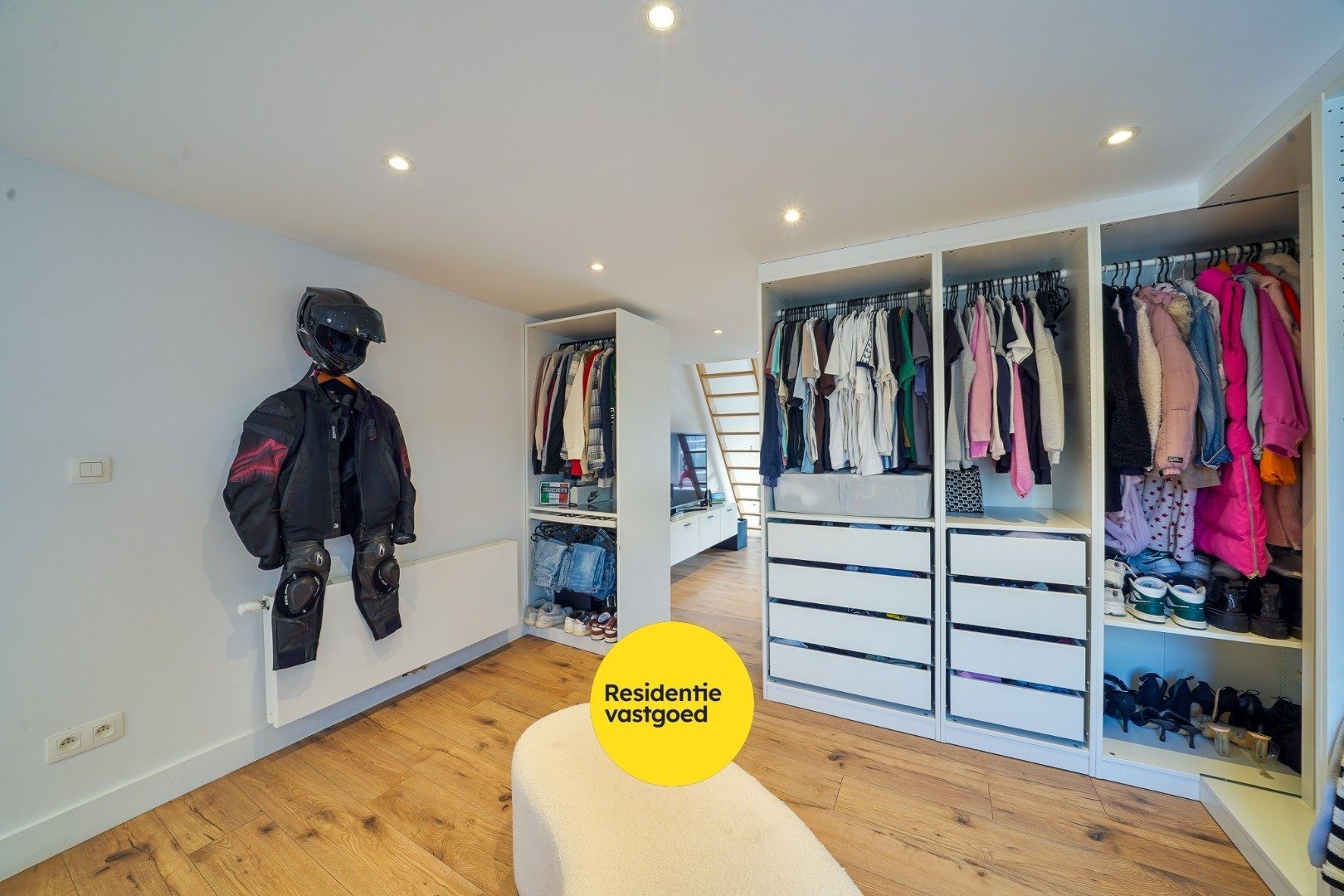 Stijlvol gerenoveerde gezinswoning met karaktervolle gevel in het hart van Mariakerke (Oostende) foto 24