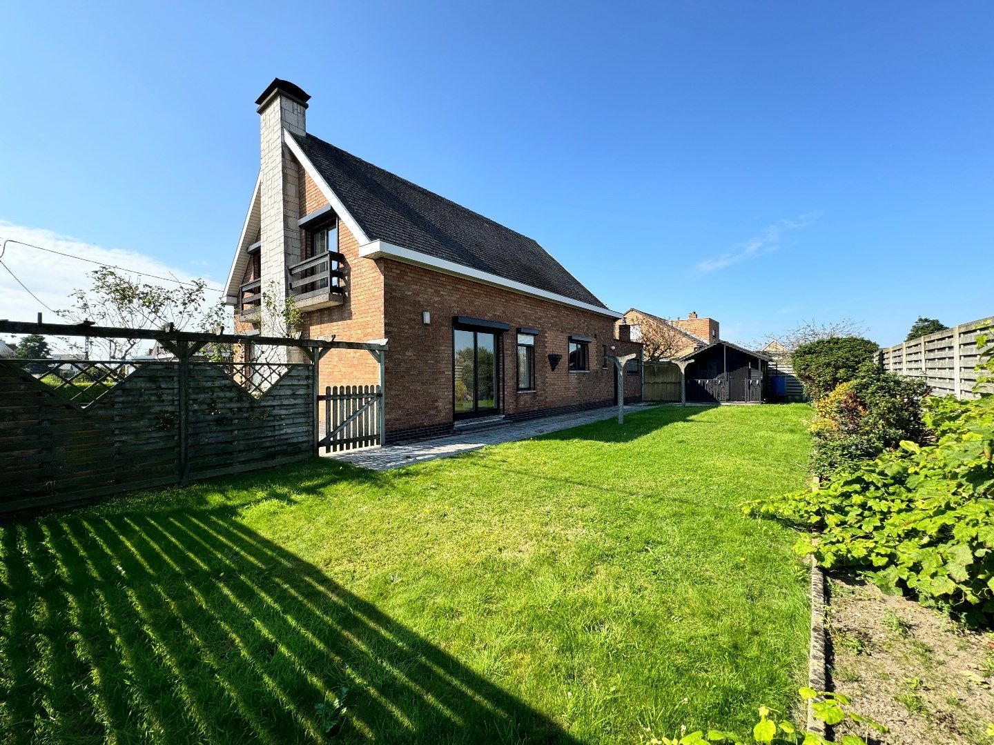 Alleenstaande woning met 4 slaapkamers en garage te Westende  foto 5