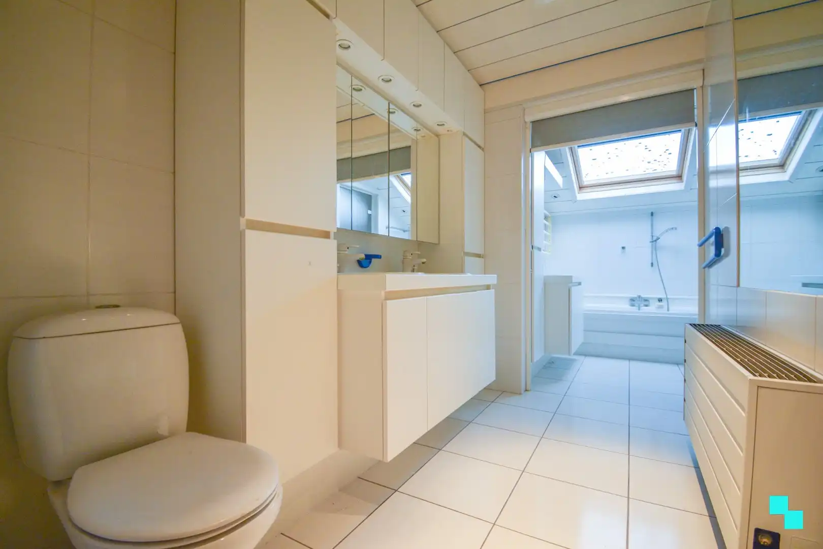 Verrassend ruime HOB met praktijk te Sint-Henricus foto 24