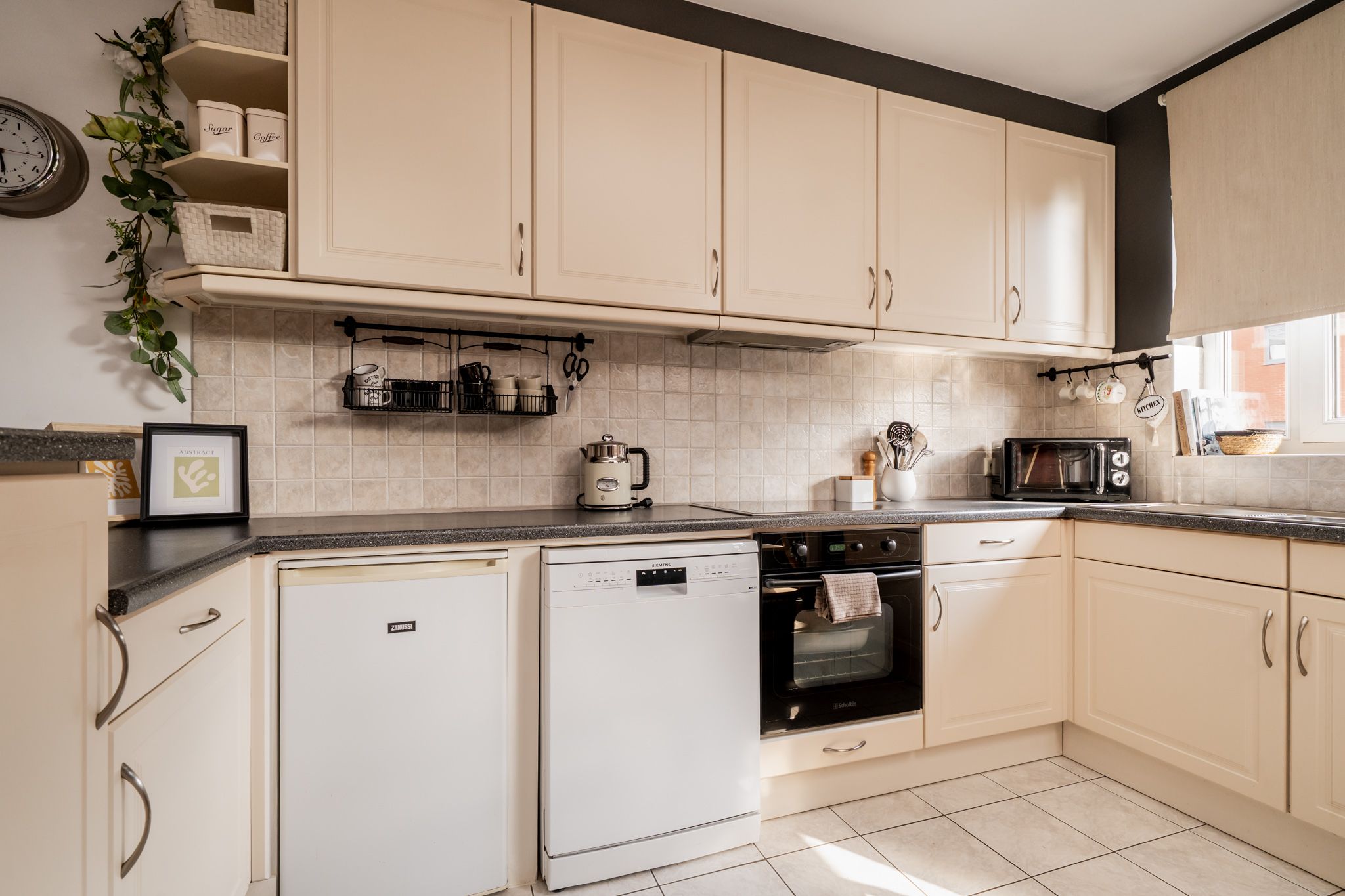 Zonnig appartement met 2 slaapkamers op TOP locatie te Boom! foto 4
