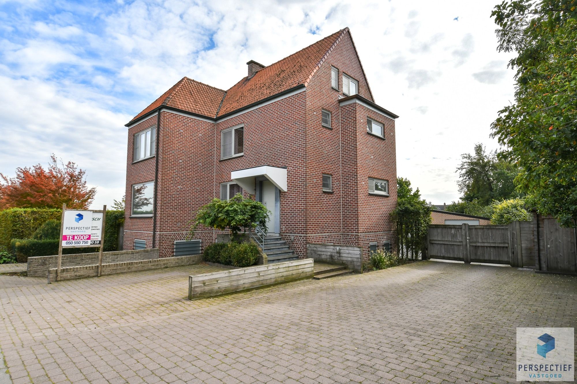 Karaktervolle villa met 5 slpk en atelier op 2291m² te Rollegem foto 7