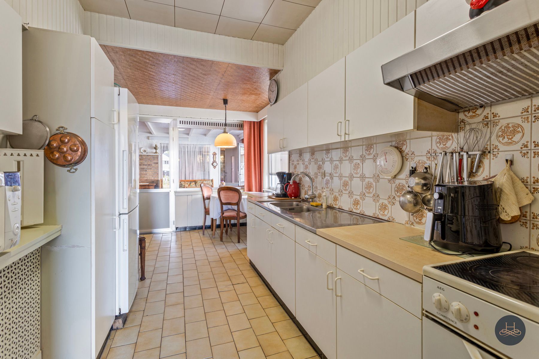 Karaktervolle en ruime halfopen woning met leuke tuin foto 10