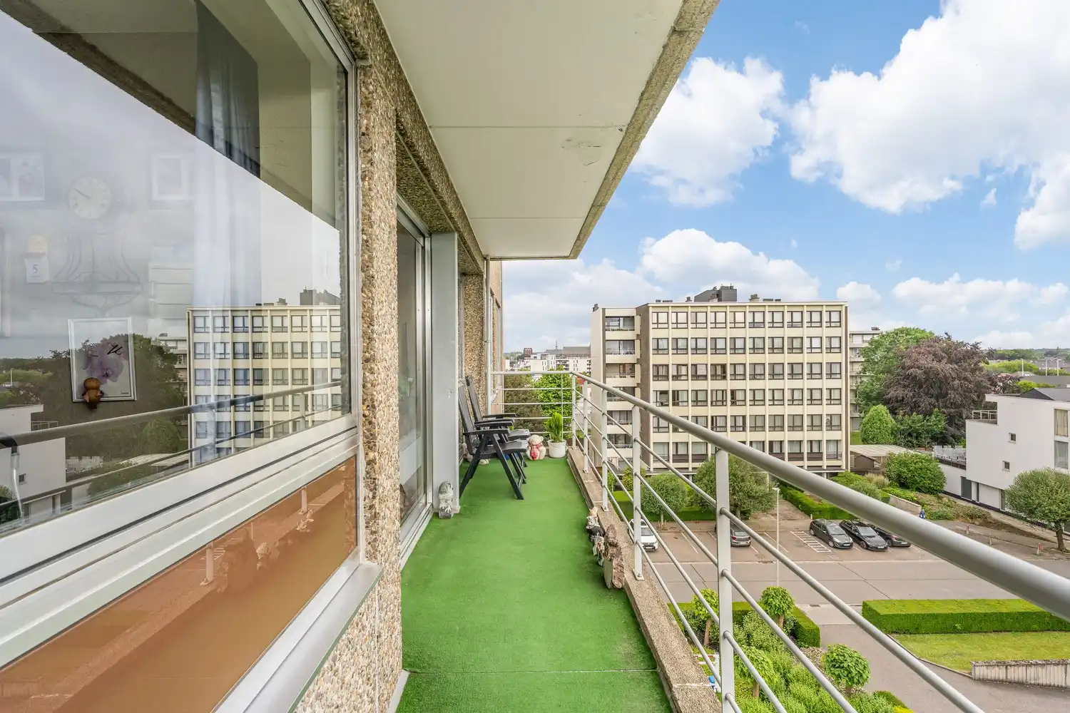 Ruim appartement met 2 slaapkamers, ondergrondse autostaanplaats en kelderberging. foto 24