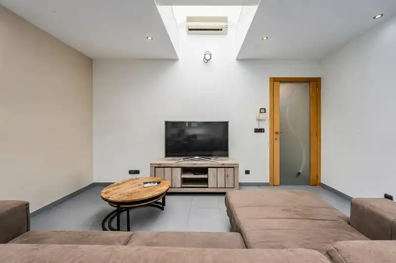 Roeselare : Instapklare, gerenoveerde rijwoning in hartje Roeselare! foto 3