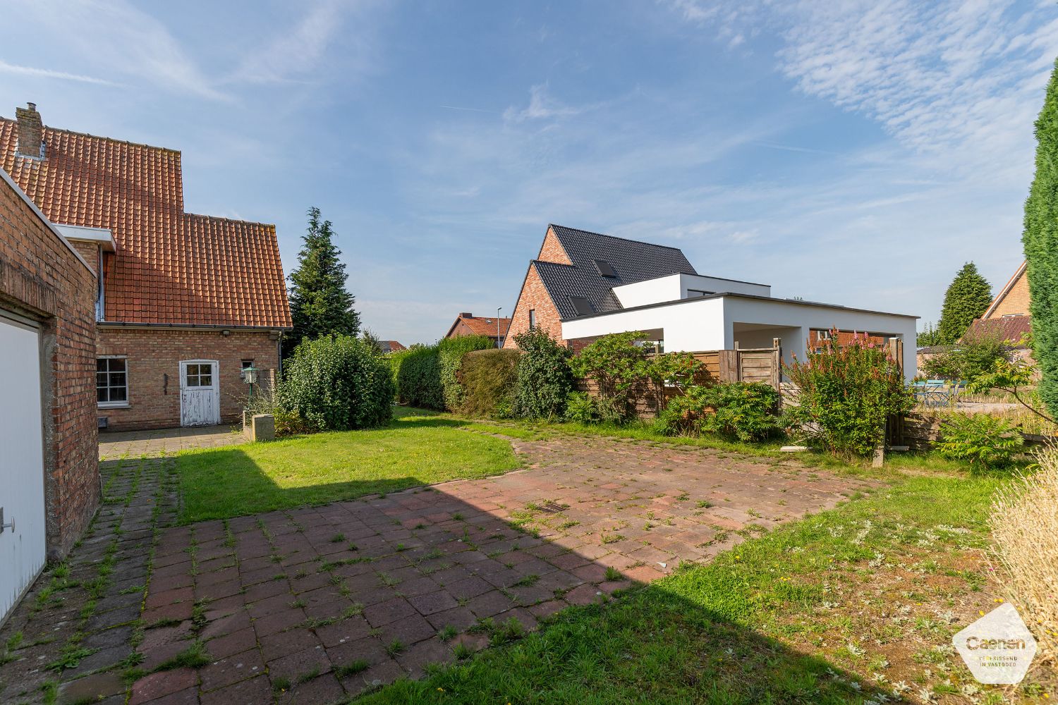 STEVIGE TE RENOVEREN HALF-OPEN WONING in het hartje van Oostkamp met 4 slaapkamers en GARAGE foto 14