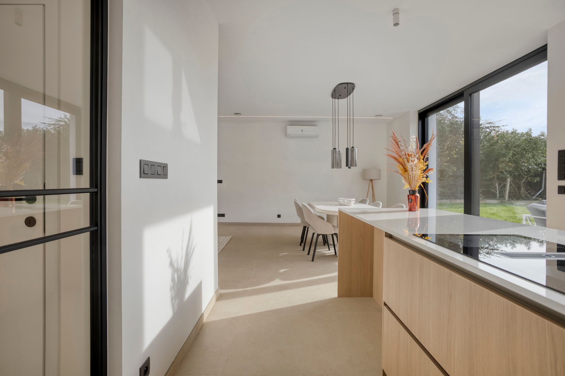 Moderne, energiezuinige woning met luxe afwerking foto 9