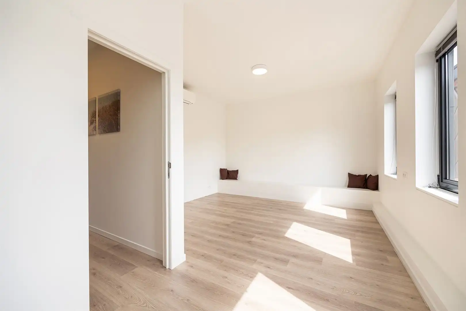 Instapklare herenwoning met privéparking, zonnepanelen en zuidgerichte patio foto 22