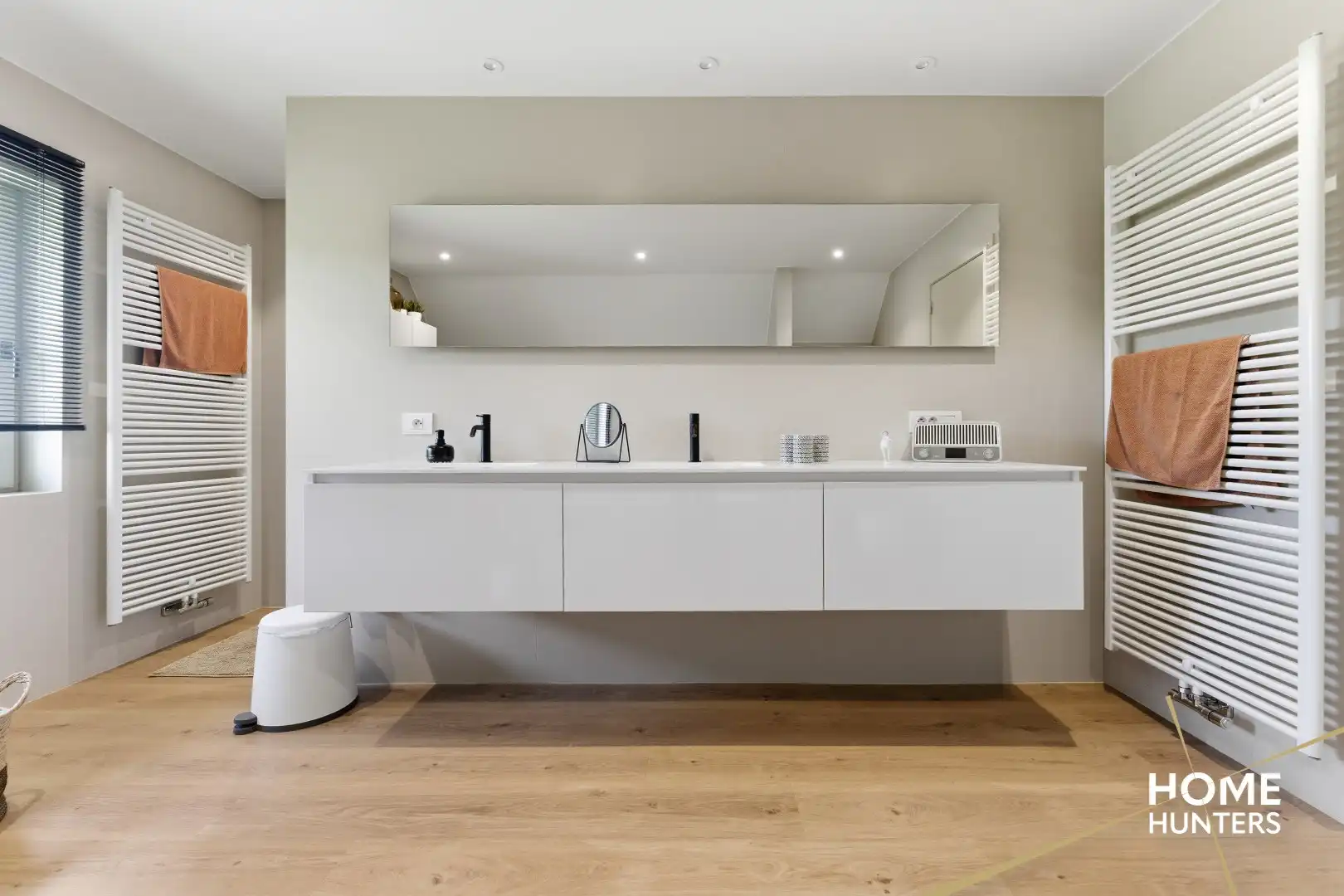 luxe villa met 4 slaapkamers, ruime tuin en een dubbele garage op een rustige locatie te Ieper foto 26