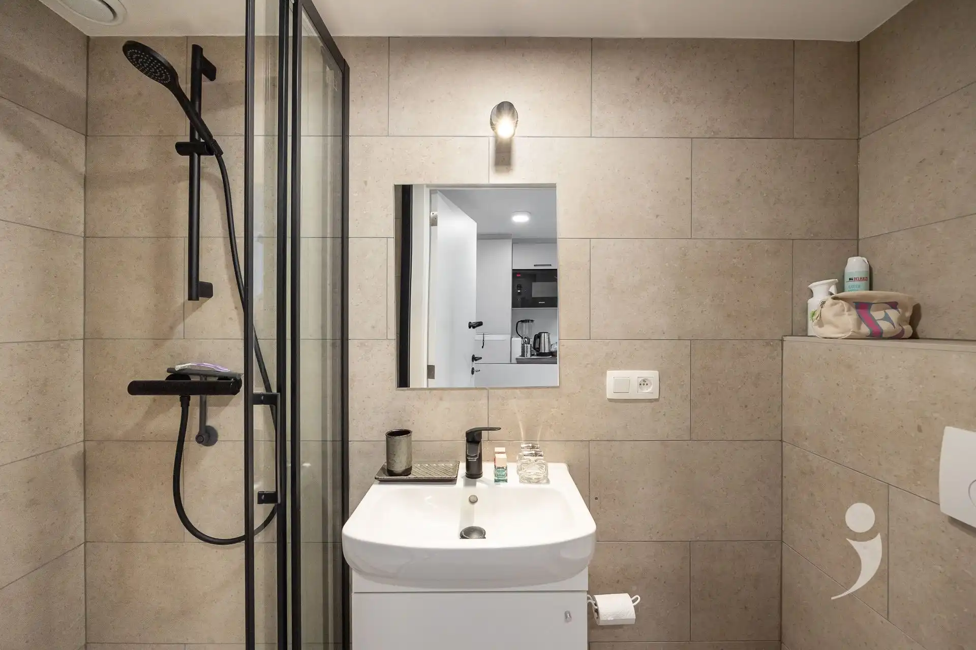 High-end studentenkamer in centrum Leuven foto 10