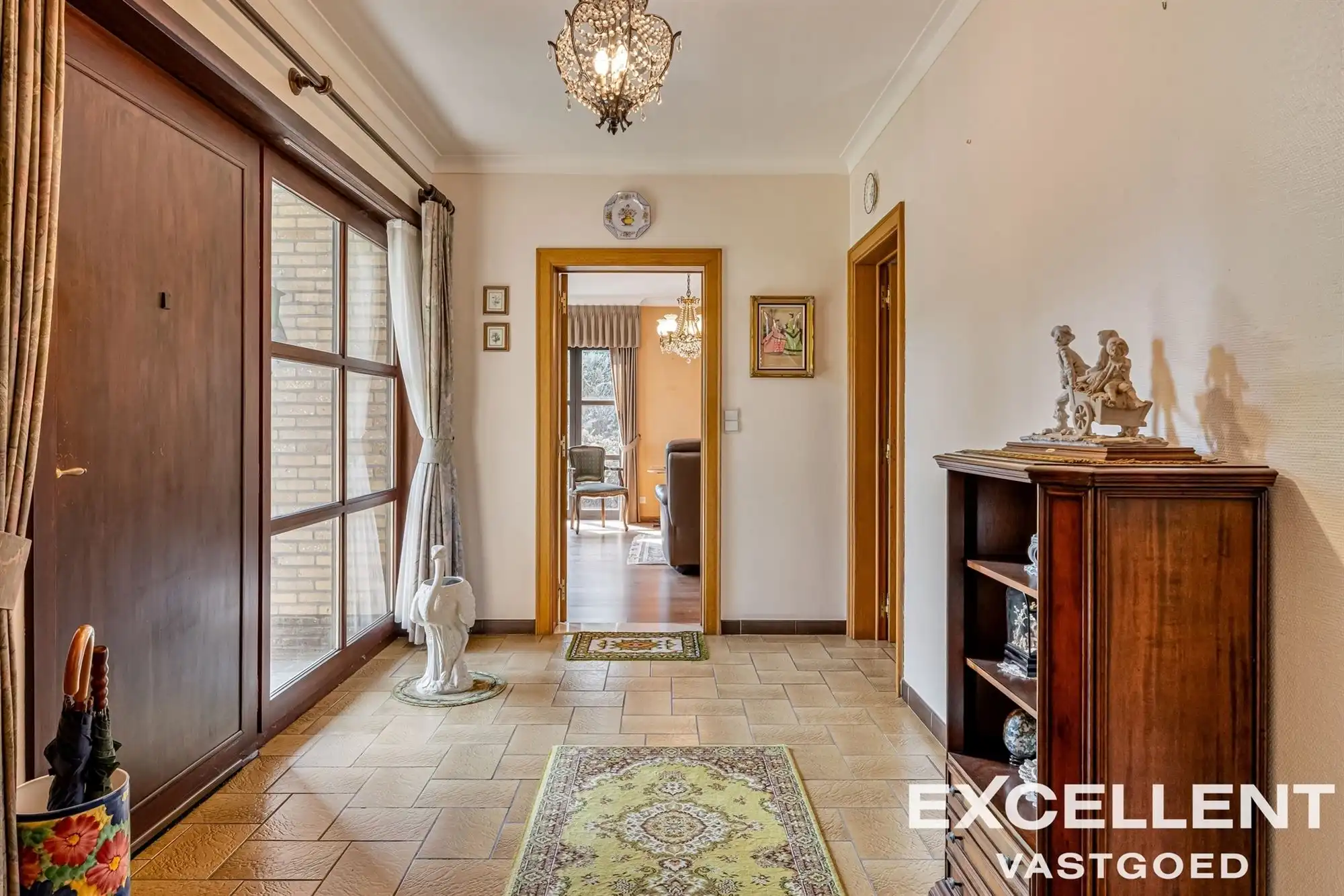 Ruime woning met enorm potentieel te koop in centrum Deinze foto 3