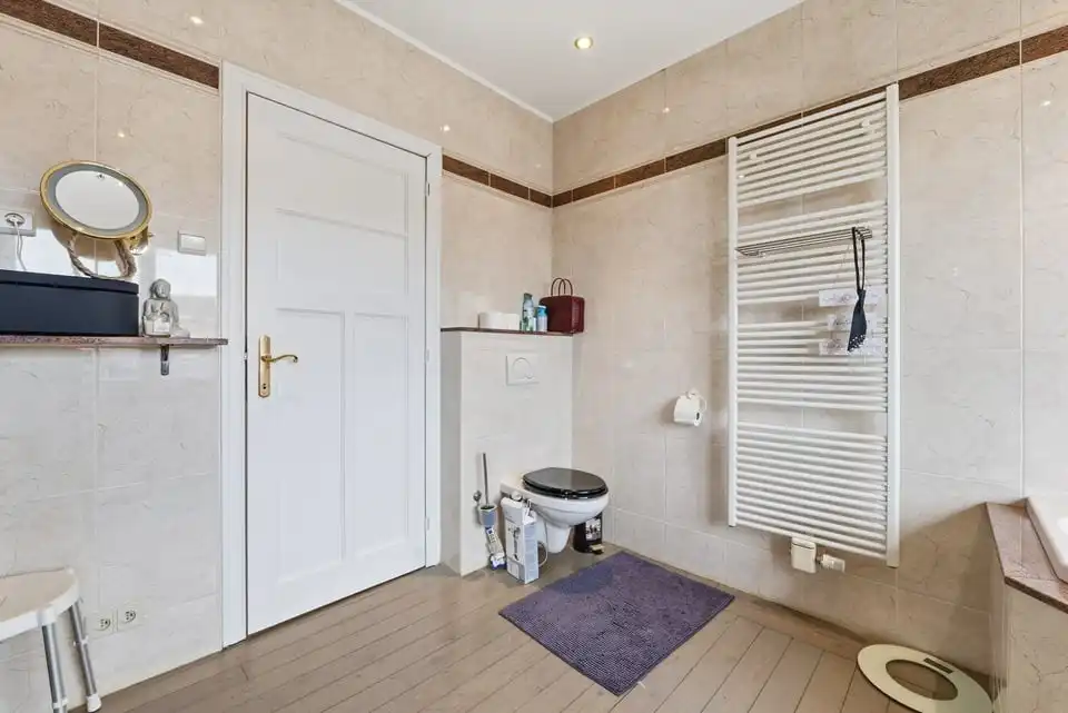 RUIME EN LICHTRIJKE GEZINSWONING MET GARAGE, TERRAS EN SAUNA IN TONGEREN foto 20