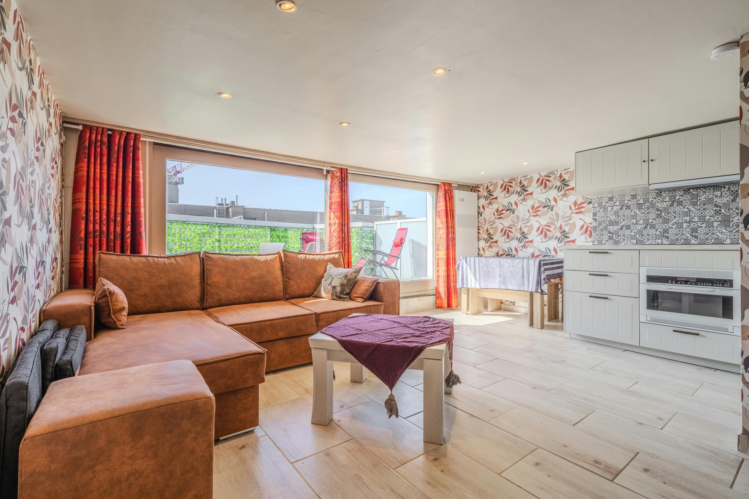 Instapklaar appartement met twee slaapkamers en zijdelings zeezicht! foto 4