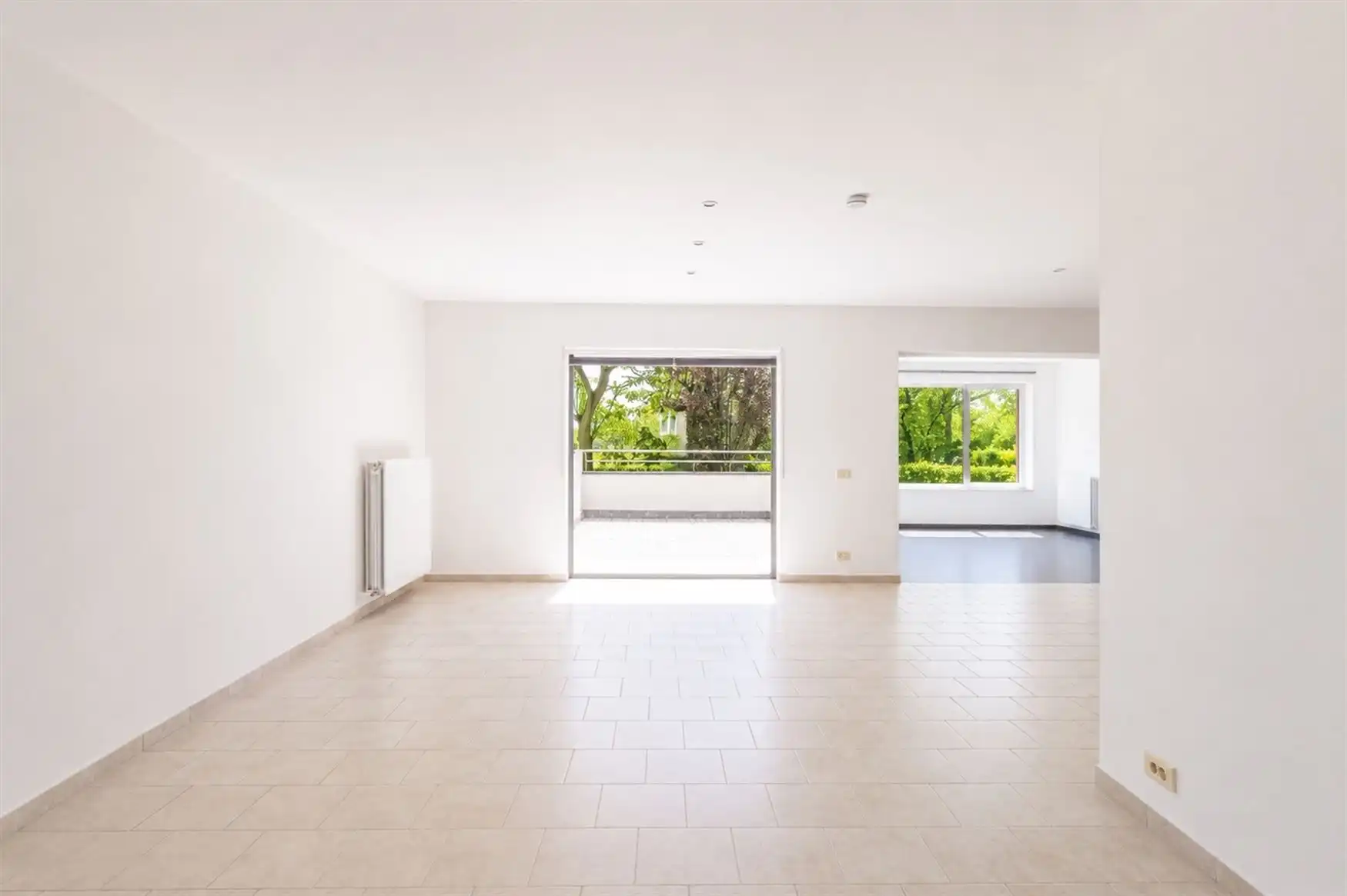 Ruime woning met zuidgerichte tuin en open zicht. foto 5