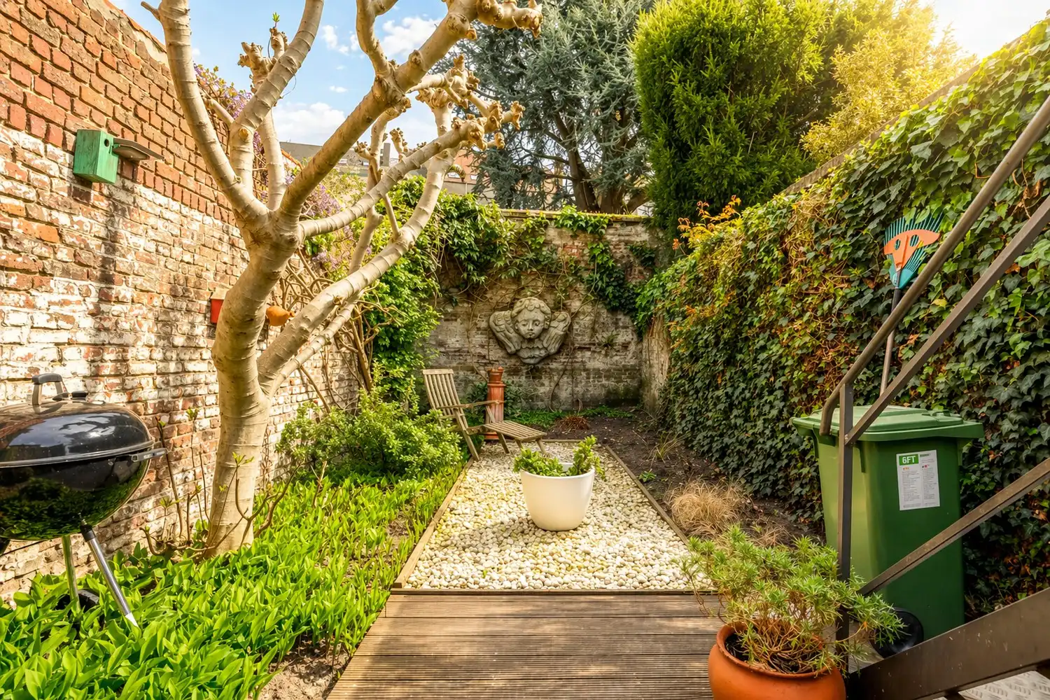 Aantrekkelijk burgerhuis met zonnige tuin en voormalig atelier foto 11