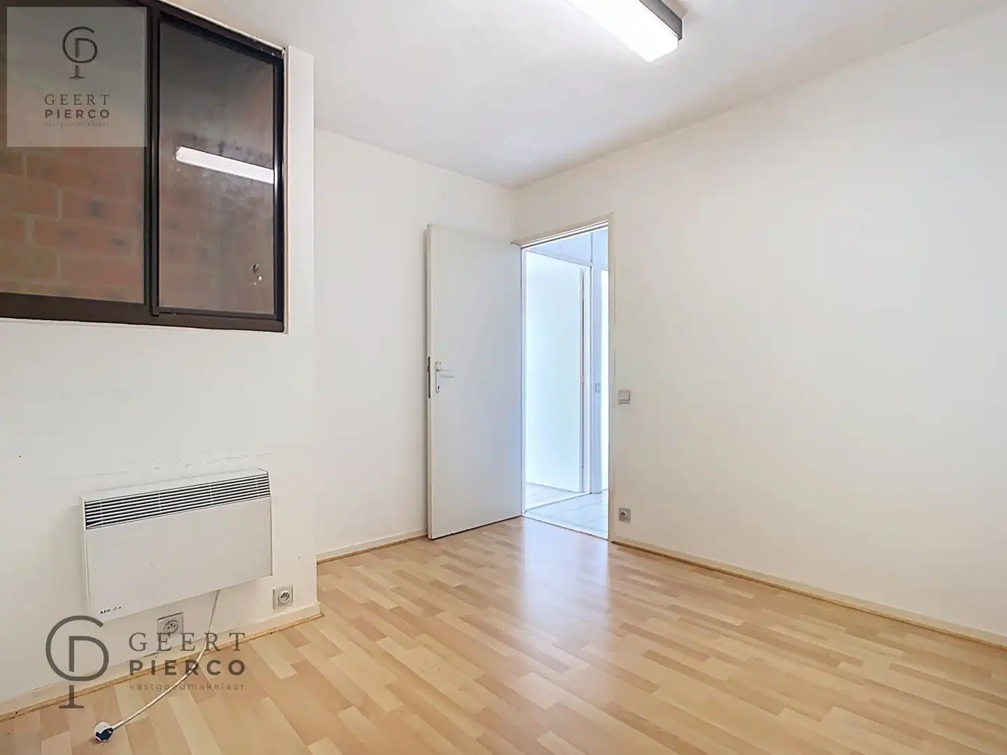 Zeer ruim appartement op de tweede verdieping met ondergrondse parkeerruimte foto 14