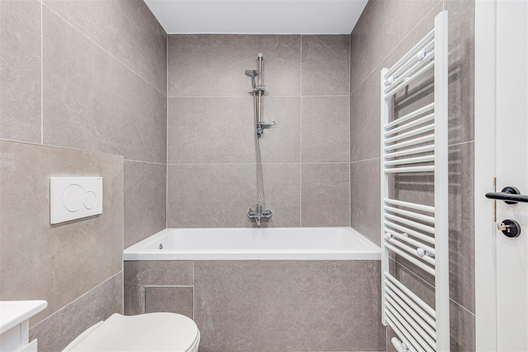 Gelijkvloers duplexappt met 3 slk + tuin foto 22