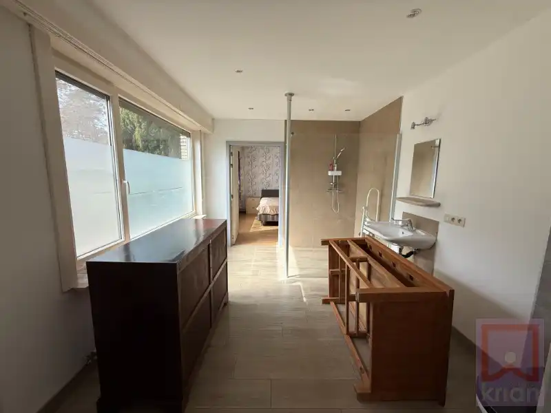 Ruime woning in groene villawijk! foto 10