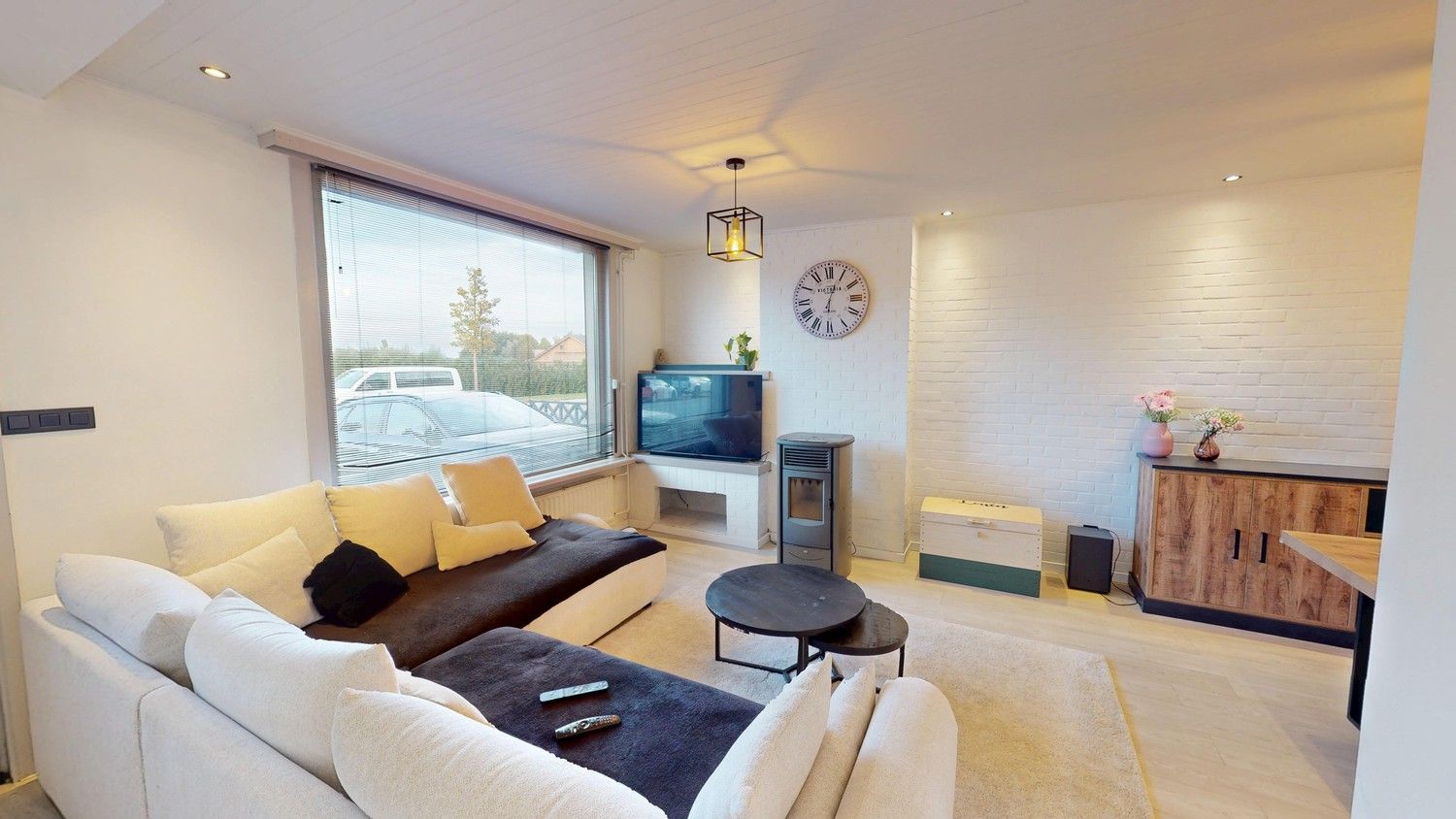 Gerenoveerde gezinswoning met 4 slaapkamers foto 3