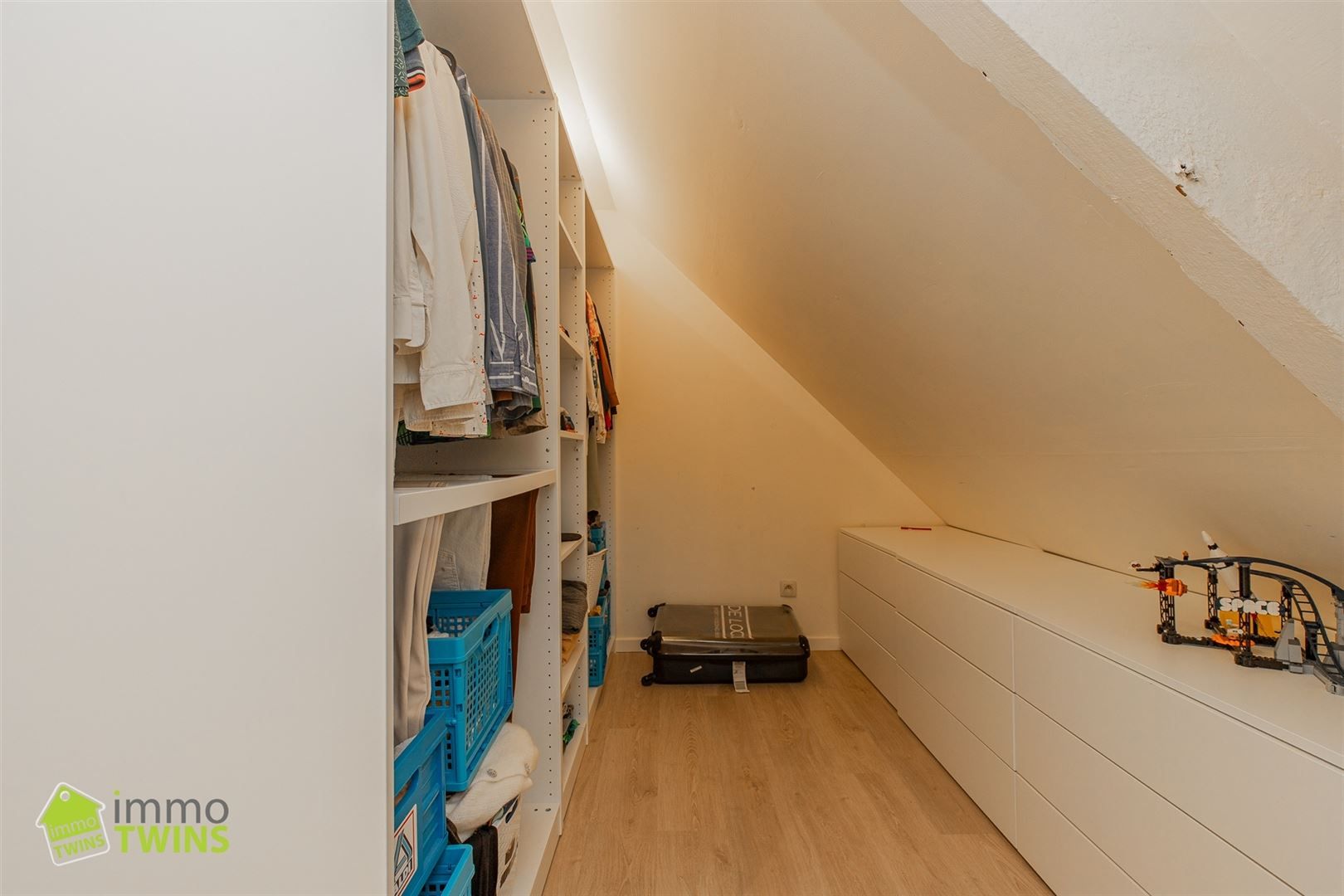 Gerenoveerde woning met loods, oprit en tuin te Grembergen foto 20