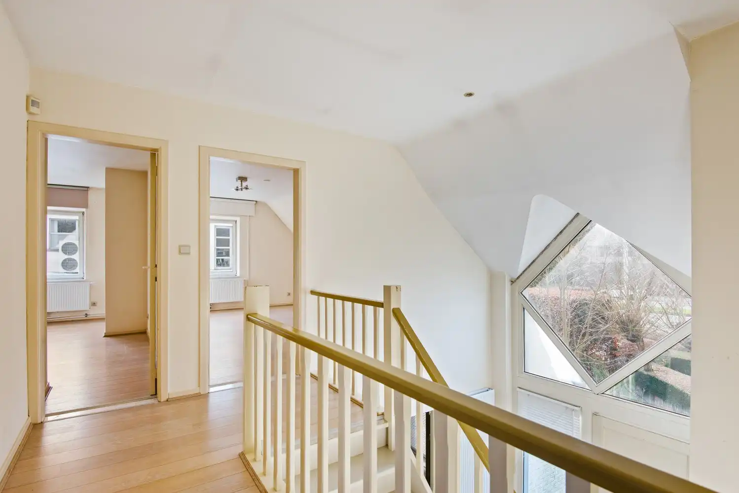 Karaktervolle gezinswoning met tal van mogelijkheden op centrale locatie in Hove foto 18