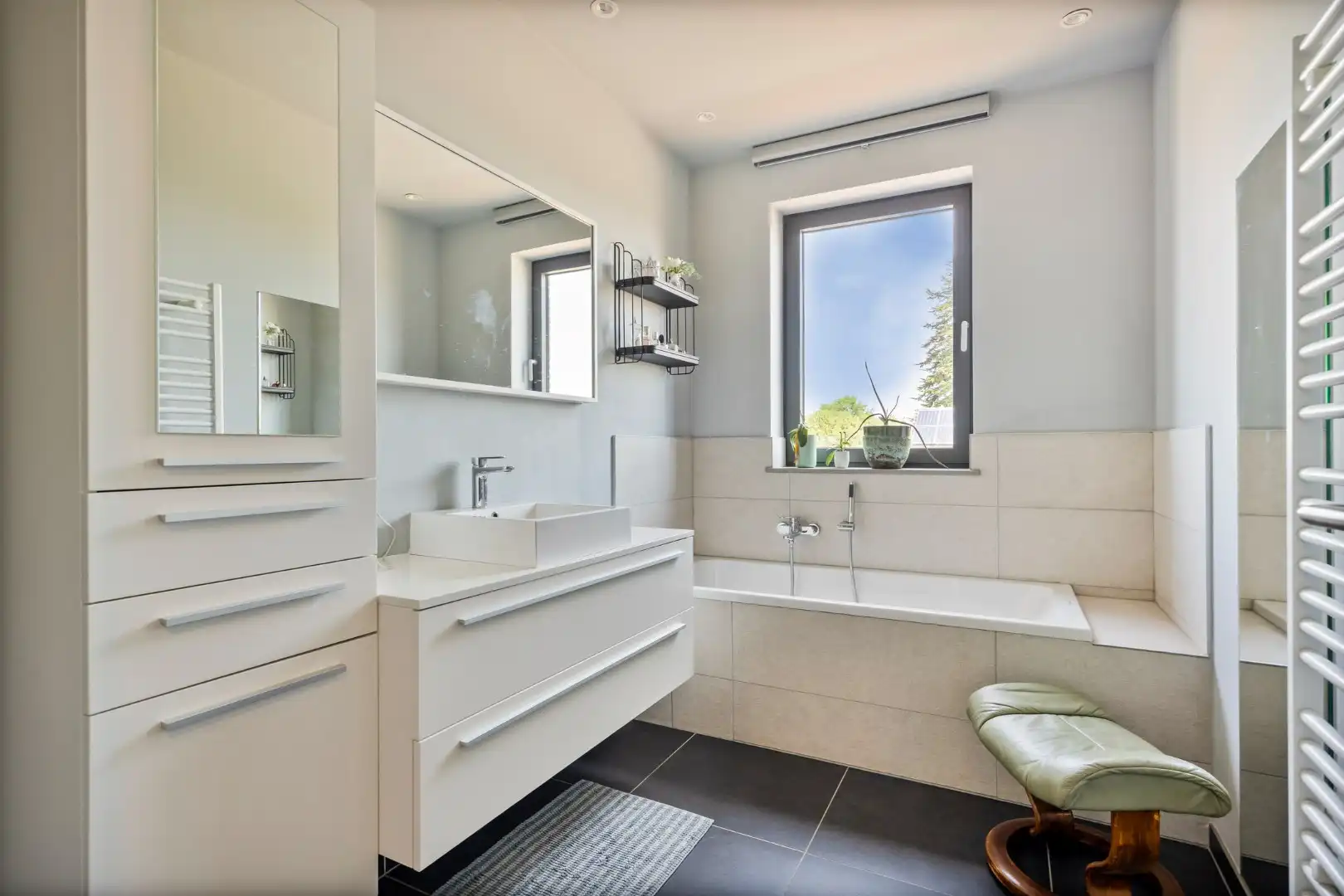 Standaard appartement met terras, lift en garage in het centrum van Tongeren - 2 slaapkamers, bouwjaar 2023, EPC-waarde 72.00, energielabel A, zonnige tuin op h foto 24